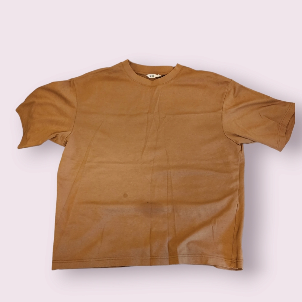Uniqlo T-shirt